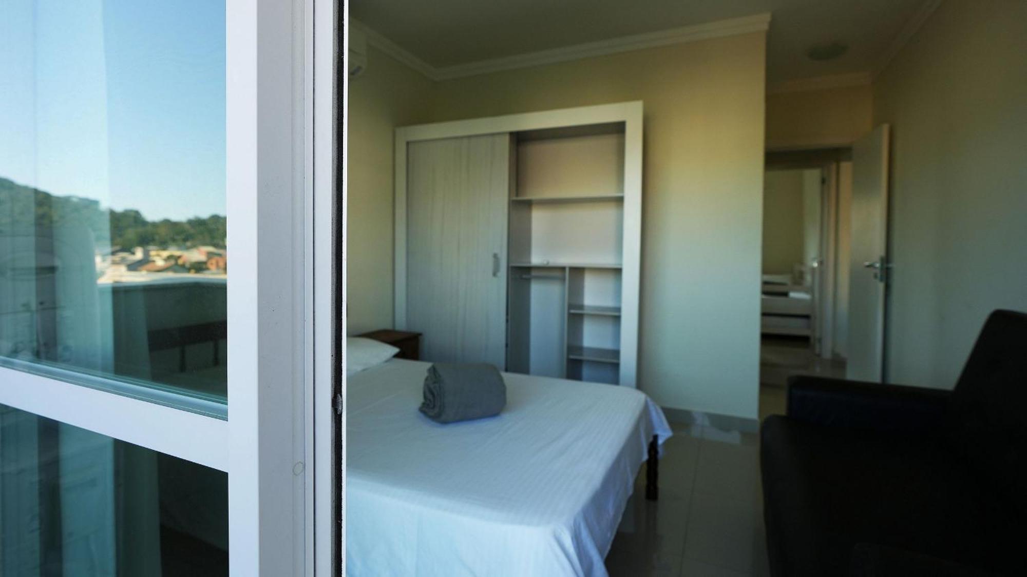 Edificio Costa Mar - Centro De Bombinhas Appartement Buitenkant foto