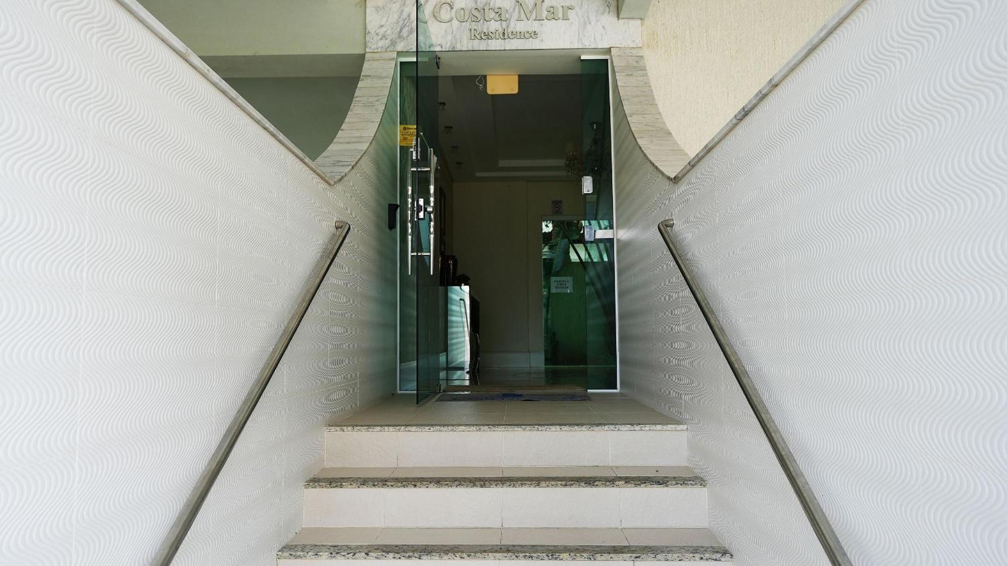 Edificio Costa Mar - Centro De Bombinhas Appartement Buitenkant foto